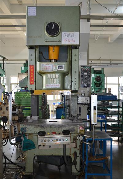 4、110T單點順送沖壓機1.JPG 4、110T單點順送沖壓機1.JPG